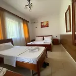 Hotel River