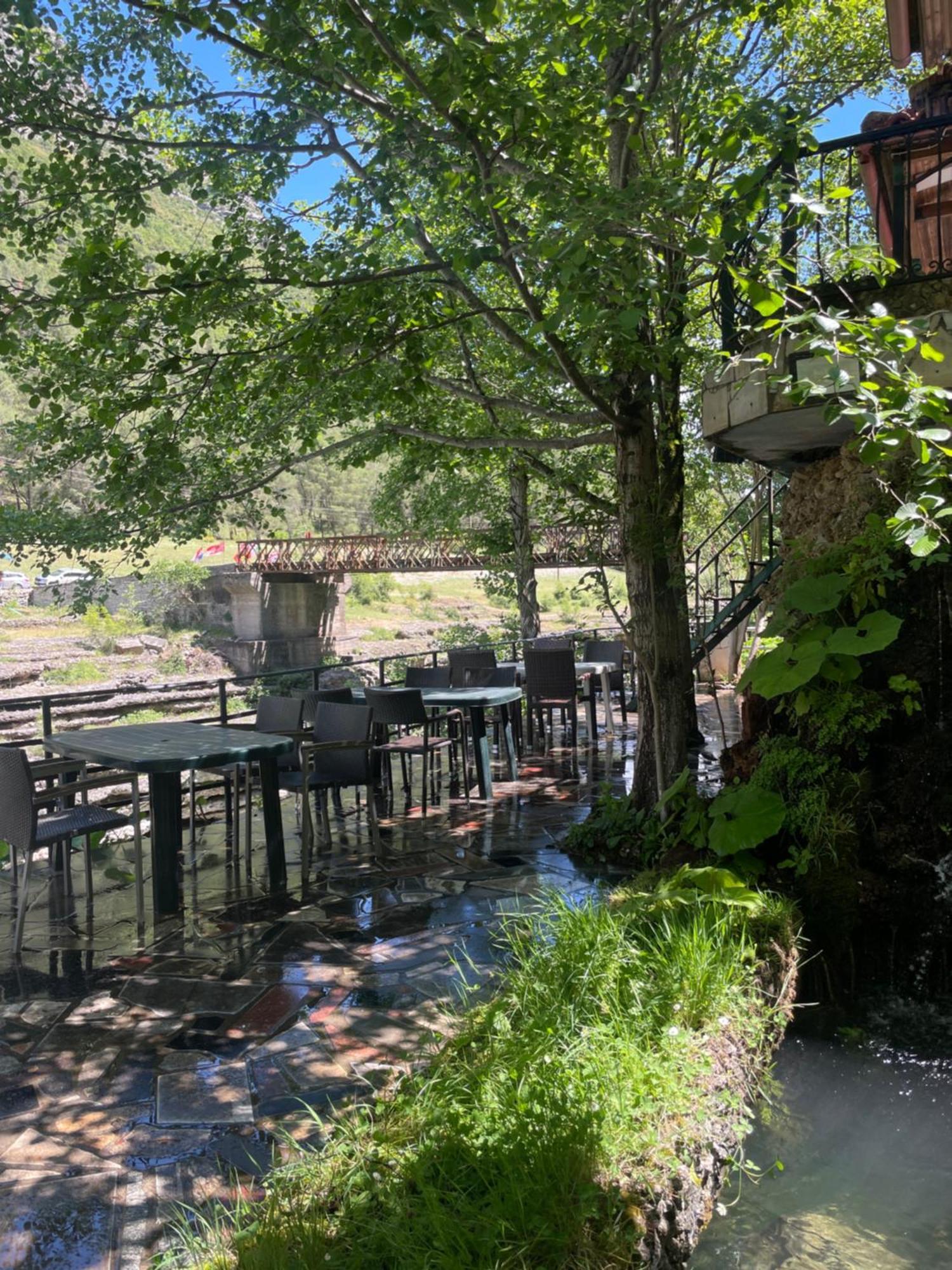 River Hotel