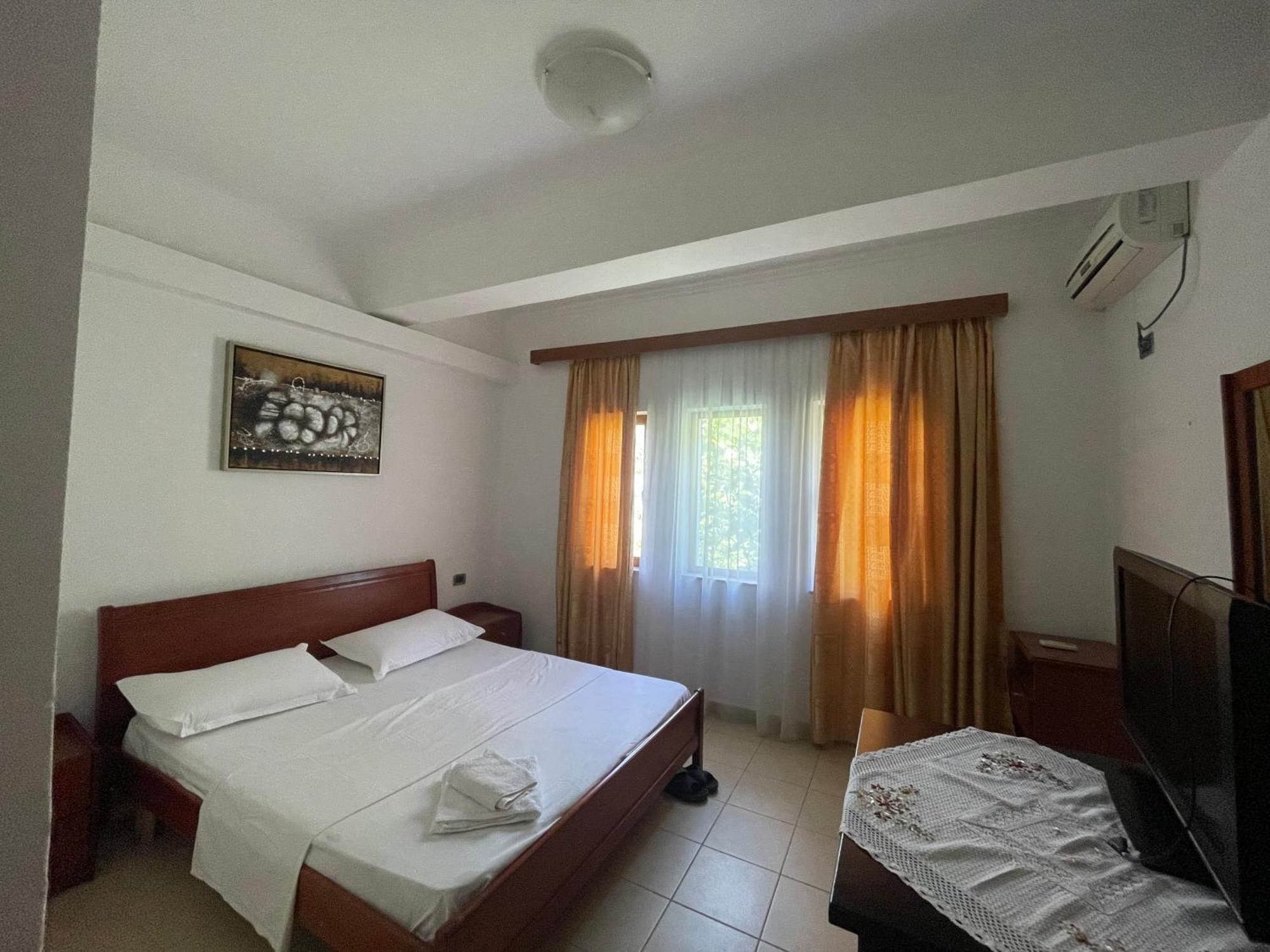 Hotel River